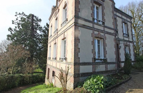L'Aigle Cottage | 19th Century Mansion with Large Park and 5 Bedrooms, All-Inclusive, in L'Aigle