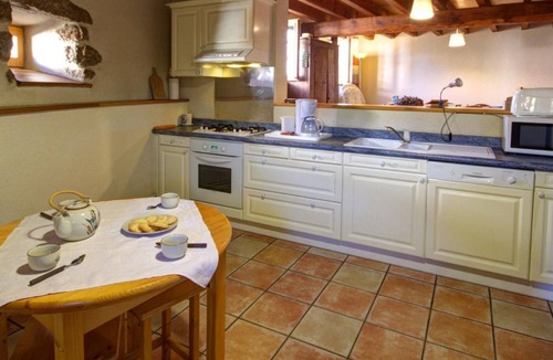 Saint-Didier-sur-Rochefort Cottage | 19th Century Authentic House with Garden, Pets Allowed