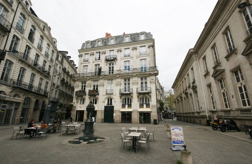 Graslin - Commerce Apartment | 19th Side Cour T2 heart of historic town calm, bright and comfortable
