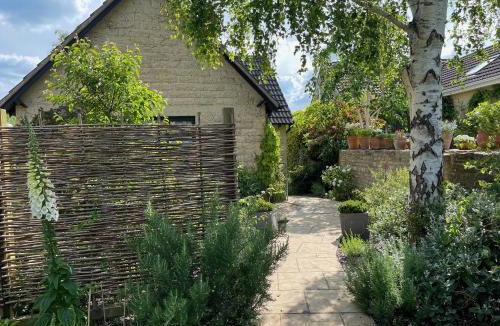 Corsham House | 1A Erneston Crescent