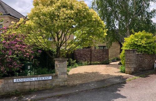 Corsham House | 1A Erneston Crescent