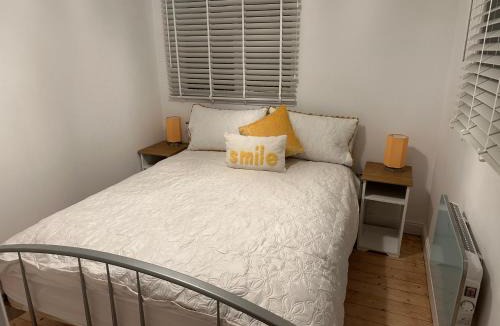 Trowbridge House | 1a Woodlands Edge