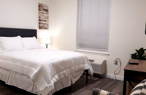 Bound Brook Apartment | 1bd/1ba in Historic Bound Brook