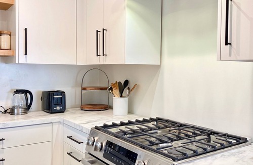 Oak Park Apartment | 1bd/1ba - Perfect downtown location