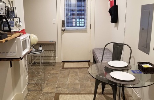 East Queen Anne House | 1Bd/1Bth w/kitchenette, 1 mile to Space Needle, 75 walk score, free parking
