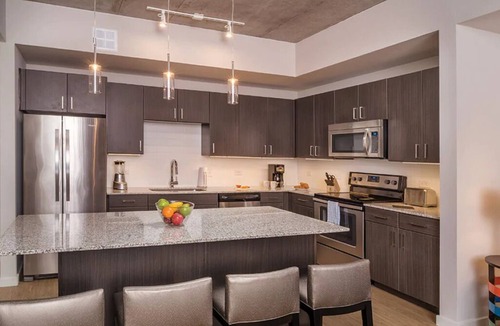 Civic District Resort | 1BD/Austin - Rooftop Pool & Firepit, BBQ!