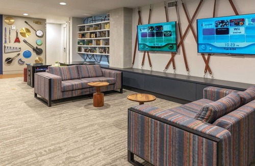 West End Resort | 1BD/Austin - Rooftop Pool & Firepit, BBQ!