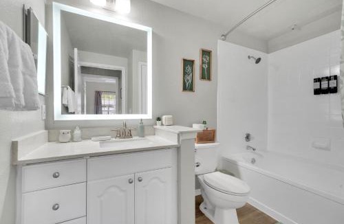 Far North Dallas Apartment | 1BD Casa Kaleido - Pool, Gym, Free Parking