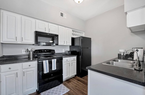 Centerton Apartment | 1BD Near Walmart HQ | Long Stay Discounts R1