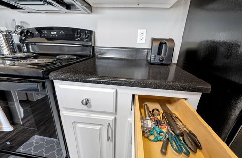 Centerton Apartment | 1BD Near Walmart HQ | Long Stay Discounts R1