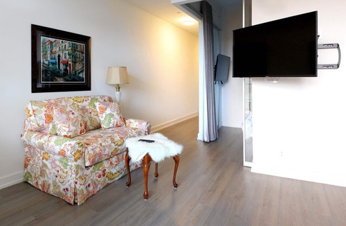 Midtown Toronto Condo | 1BDR/2BD/1BA luxury boutique condo in Forest Hill(long term)