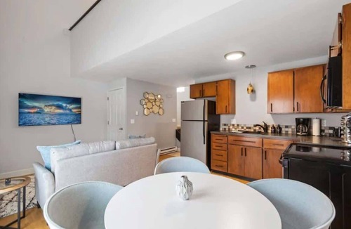 South Perry District House | 1bdrm townhouse in Perry District