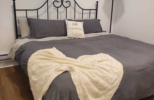 Burlington Apartment | 1Bedroom Lower Level unit |Ensuite laundry|Private