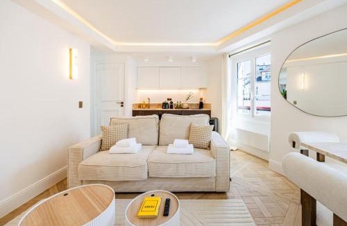 Montmartre Apartment | 1bedroom Sacrée cœur Place du Tertre Montmartre
