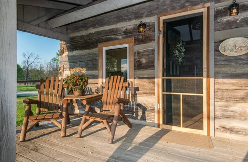 Morgantown Cabin | 1BR, 1BA Log Cabin