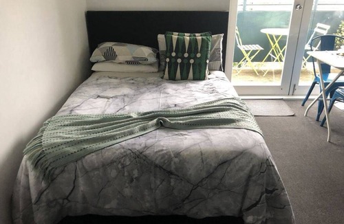 Richmond North House | 1br - 377m2 - "Beach House" - (Victoria)