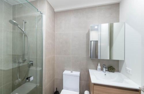 Te Aro Apartment | 1BR Alpha APT - Central Stay Top Amenities