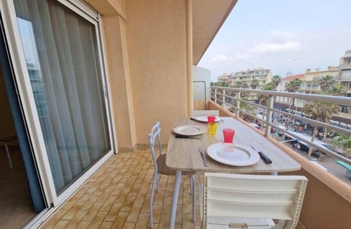 Mediterranee Apartment | 1BR Apartment in Canet Center, Parking, Air Conditioning