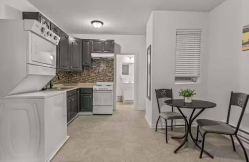 West Philadelphia Apartment | 1BR Apartment Close to Downtown