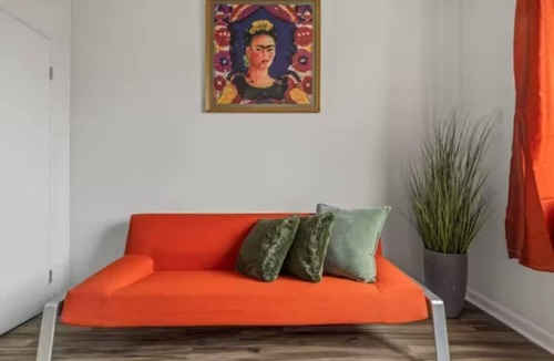 West Philadelphia Apartment | 1BR Apartment Close to Downtown