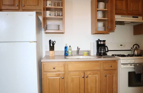 Belleville Apartment | 1BR Apartment - Free Parking - Self Check-In