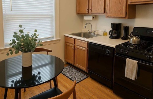 North Center Apartment | 1BR Apartment in Chicago