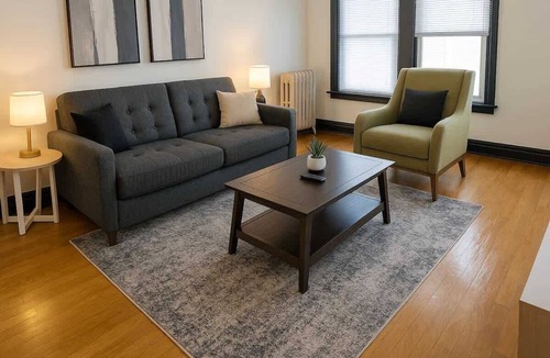 North Center Apartment | 1BR Apartment in Chicago
