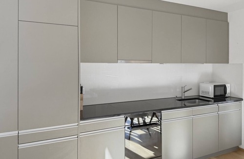 Sihlfeld Apartment | 1BR apartment with balcony - West 13
