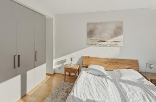 Sihlfeld Apartment | 1BR apartment with balcony - West 13