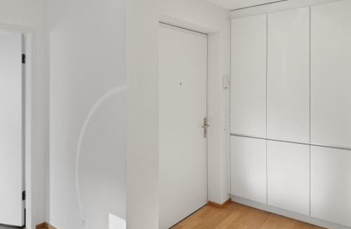 Sihlfeld Apartment | 1BR apartment with balcony - West 13