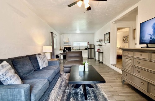 Central Oklahoma City Apartment | 1BR Apt | 4 min to OCU | Kitchen, Wi-Fi, Free Parking | Monthly 15% #19B