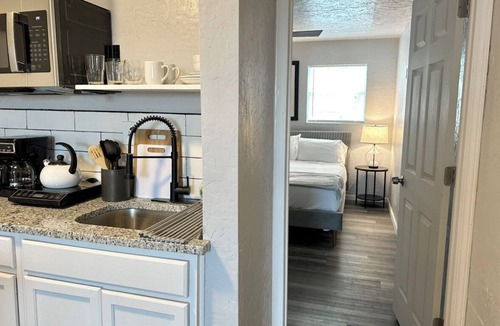 Central Oklahoma City Apartment | 1BR Apt 8 min to Integris Baptist | Kitchen, Self Check-In #20B