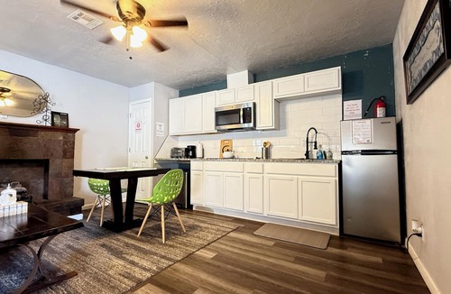 Central Oklahoma City Apartment | 1BR Apt 8 min to Integris Baptist | Kitchen, Self Check-In #20C