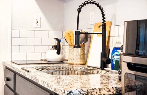 Central Oklahoma City Apartment | 1BR Apt | 8min St. Anthony Hospital | Kitchen, Wi-Fi, Free Parking #03D
