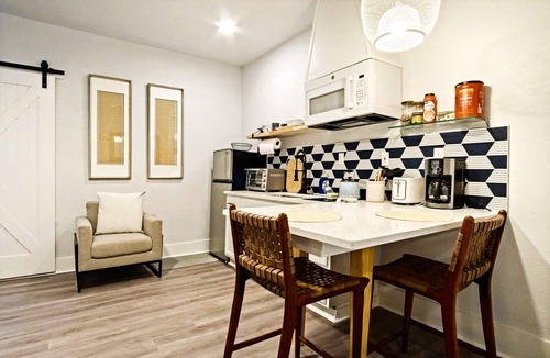 Central Oklahoma City Apartment | 1BR Apt | 8min St. Anthony Hospital | Kitchen, Wi-Fi, Free Parking #03A