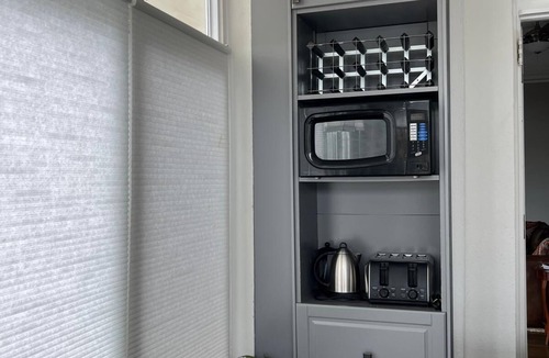 Hamilton Apartment | 1BR Apt. In Mansion Home With Indoor Pool/Hot Tub