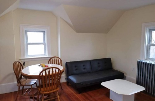 Worcester House | 1BR Apt , walk to WPI, Palladium, free parking
