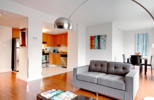 Ville-Marie Apartment | 1BR Apt with Skyline Views near Parc Jean-Drapeau