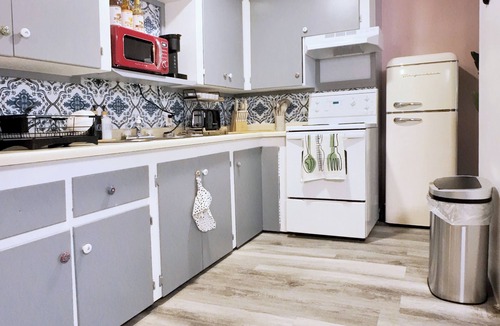 Bridgewater Apartment | 1BR + Backyard Bliss - Apt 6