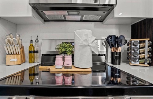 Mantua Apartment | 1BR by UPenn, Museums, Zoo, CHOP, Drexel, Rocky