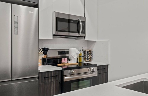 Mantua Condo | 1BR by UPenn, Museums, Zoo, CHOP, Drexel, Rocky