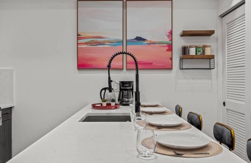 Mantua Condo | 1BR by UPenn, Museums, Zoo, CHOP, Drexel, Rocky