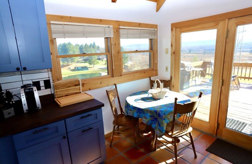 Davis Cabin | 1BR cabin plus loft sleeps 5 fantastic views