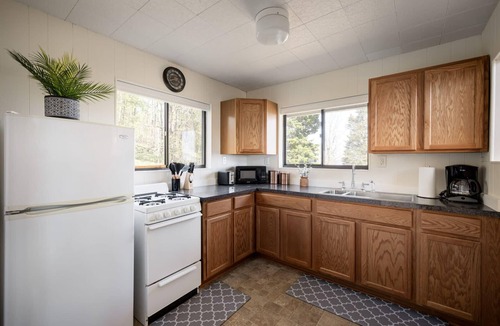Old Fields House | 1BR chalet w/hot tub & serene views