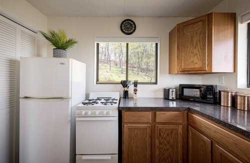 Old Fields House | 1BR chalet w/hot tub & serene views