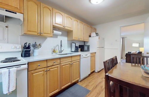 Brookline Apartment | 1BR Close to Longwood Medical