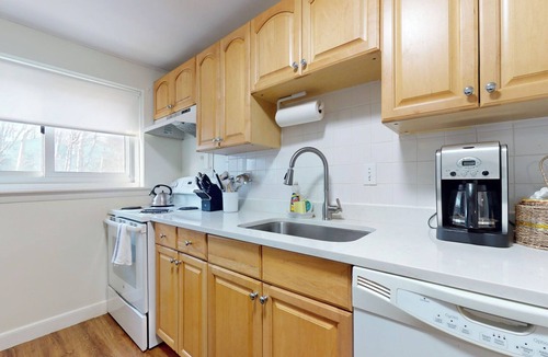 Brookline Apartment | 1BR Close to Longwood Medical