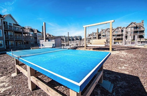 Duck Condo | 1BR Coastal Condo w/Pool Access