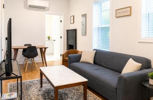 Corn Hill House | 1BR Cornhill High Falls DT Wi-Fi Kitchen TV