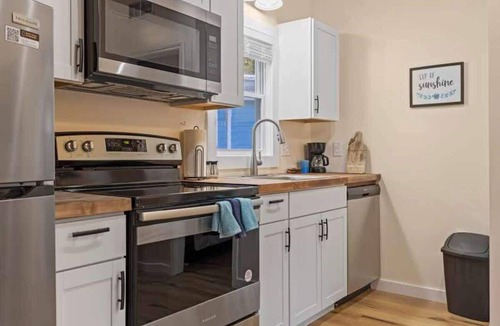 Hendersonville House | 1BR Cottage w/Fire Pit | Near Trails | Free Tix